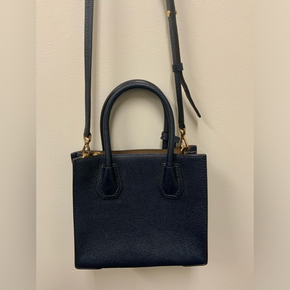 Michael Kors Crossbody - Picture 5 of 11